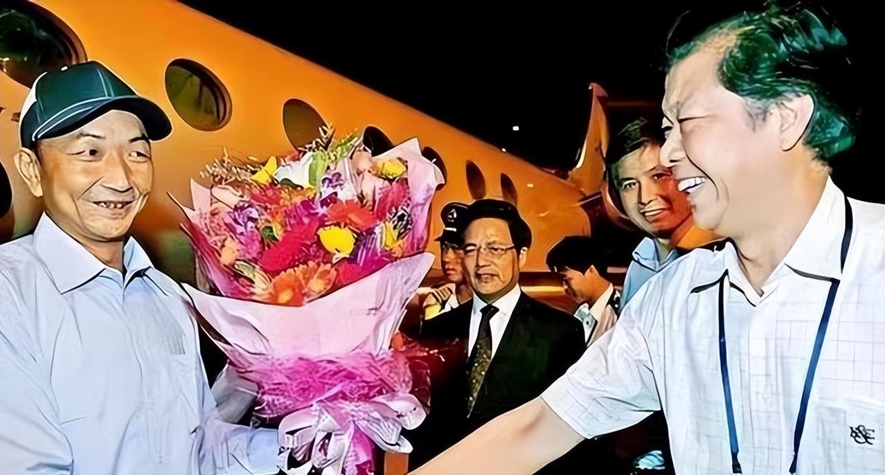 詹其雄是否有补偿，事件背景与公众关注点的深度解析，詹其雄事件背景解析，补偿与否及公众关注点的深度探讨