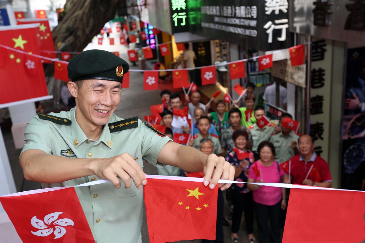 为什么香港人不能参军？解析背后的原因，香港人不能参军的背后原因解析