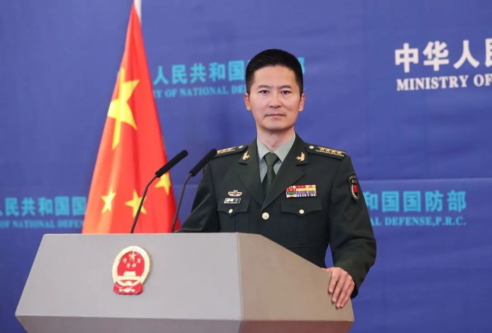 国防军事领域的璀璨新星——黄子轩，国防军事新星黄子轩闪耀星空
