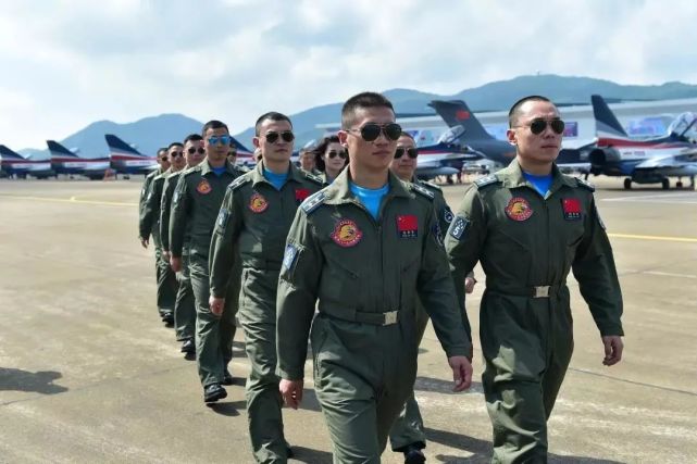 47集团军防空旅移防之旅长的担当与决心——吴军少将的领导力与智慧，吴军少将展现领导力与智慧，47集团军防空旅移防之旅长的担当与决心