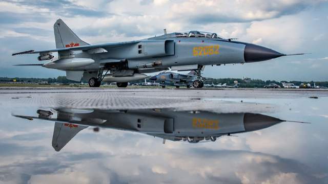 歼16与歼11的区别及与苏30的比较，歼16与歼11的区别及与苏30对比分析