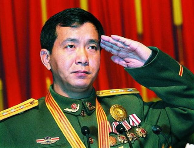 独臂英雄丁小兵的故事，逆境中的坚韧与荣耀，独臂英雄丁小兵的逆境坚韧与荣耀之路