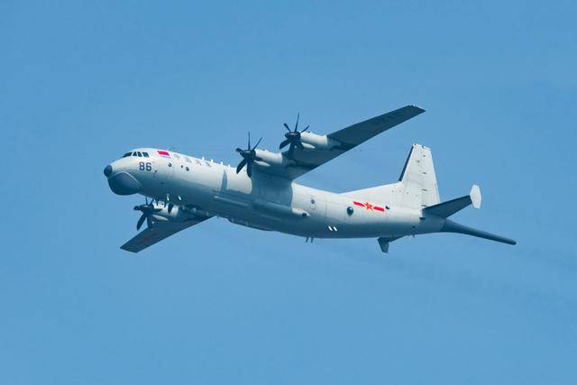 空潜-200反潜巡逻机，守护海域安全的空中尖兵，空潜-200反潜巡逻机，海域安全的空中守护者