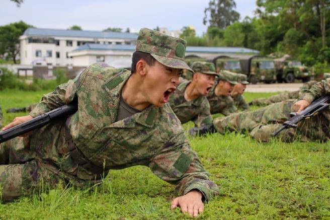 入伍前三个月训练大纲，新兵训练的核心内容与目的，新兵入伍前三个月训练大纲，核心内容与目的解析