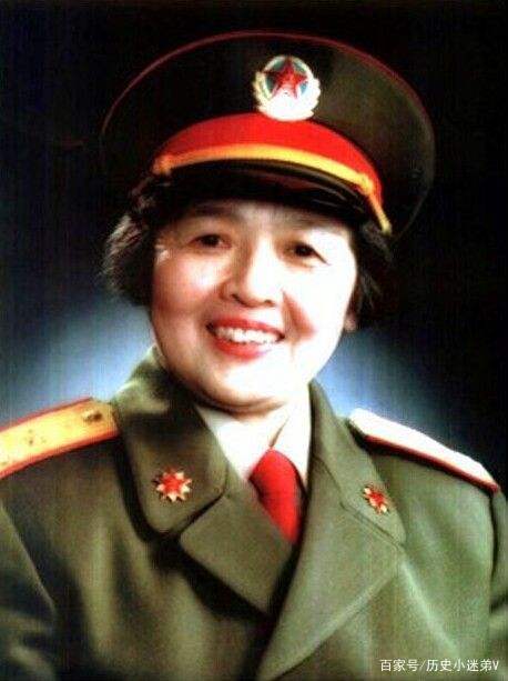中国解放军第一位女将军，英勇无畏，巾帼不让须眉，中国首位女将军，英勇无畏，巾帼胜须眉