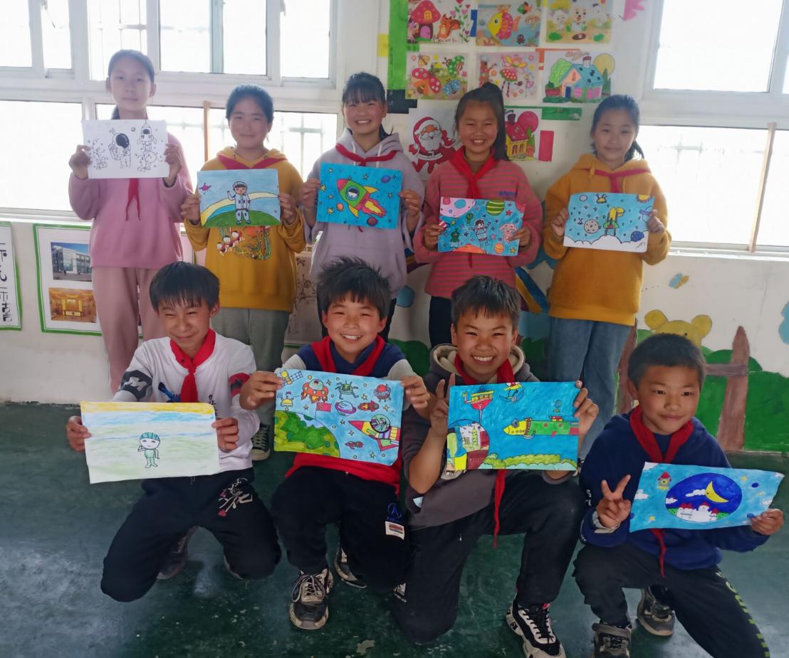 航天母舰的照片，揭示太空时代的壮丽画卷，太空时代壮丽画卷揭秘，航天母舰震撼照片展示宇宙之美
