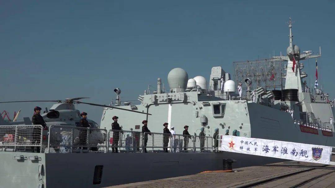 海军淮南舰入列，新时代的海洋强国战略迈进，海军淮南舰入列，海洋强国战略迈入新时代
