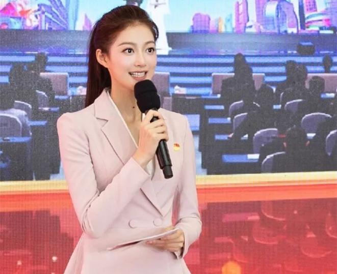 军事女主持人冯琳简介，冯琳，军事频道的女主持人简介