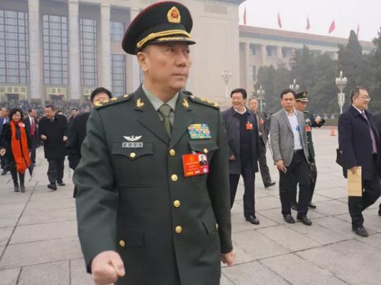集团军军长的军衔，荣耀与责任的象征，集团军军长，军衔荣耀与责任的重托