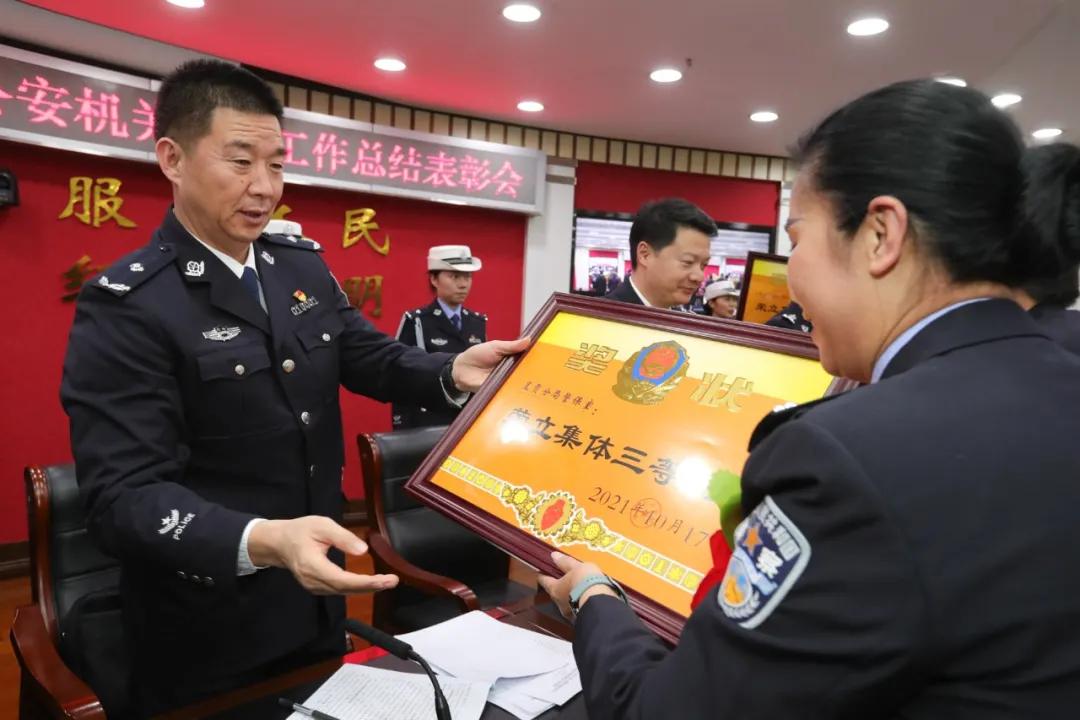 昆明舰护航，中国海军力量的骄傲，昆明舰护航，中国海军力量的荣耀展现