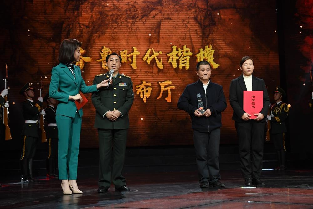 济南王成龙，城市之光下的传奇人物，济南王成龙，城市之光下的辉煌传奇人物