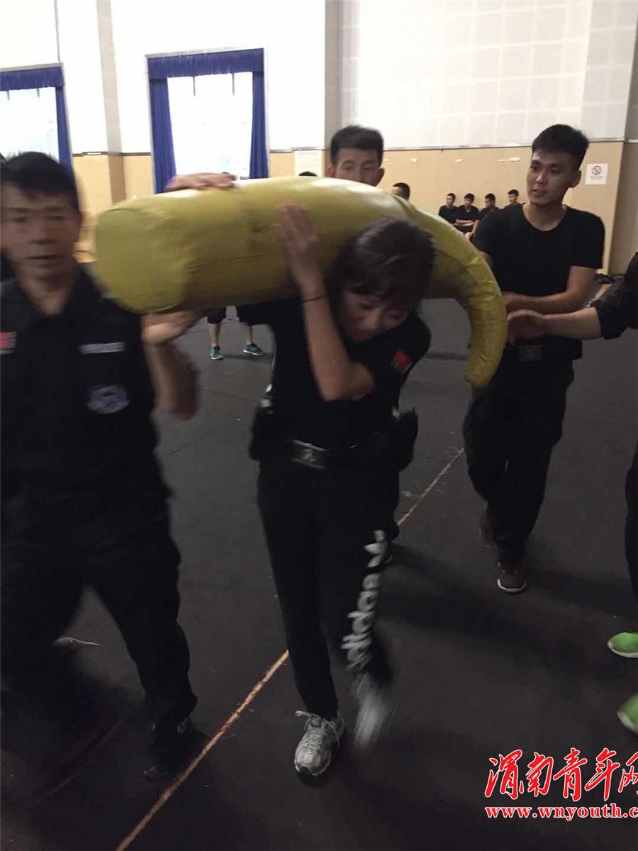 中国女标兵照片，展现时代风采的杰出女性，中国女标兵照片，时代风采杰出女性的闪耀瞬间