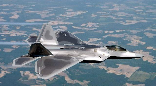 歼-20战斗机,座舱内的人数与战斗力的融合,歼-20战斗机,座舱内人数与战斗力量完美融合