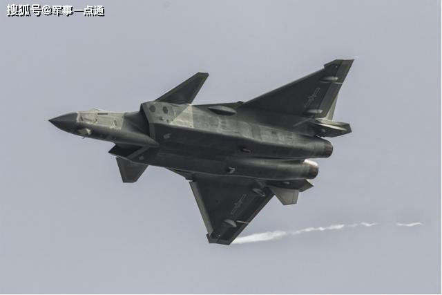 歼-20战斗机,座舱内的人数与战斗力的融合,歼-20战斗机,座舱内人数与战斗力量完美融合