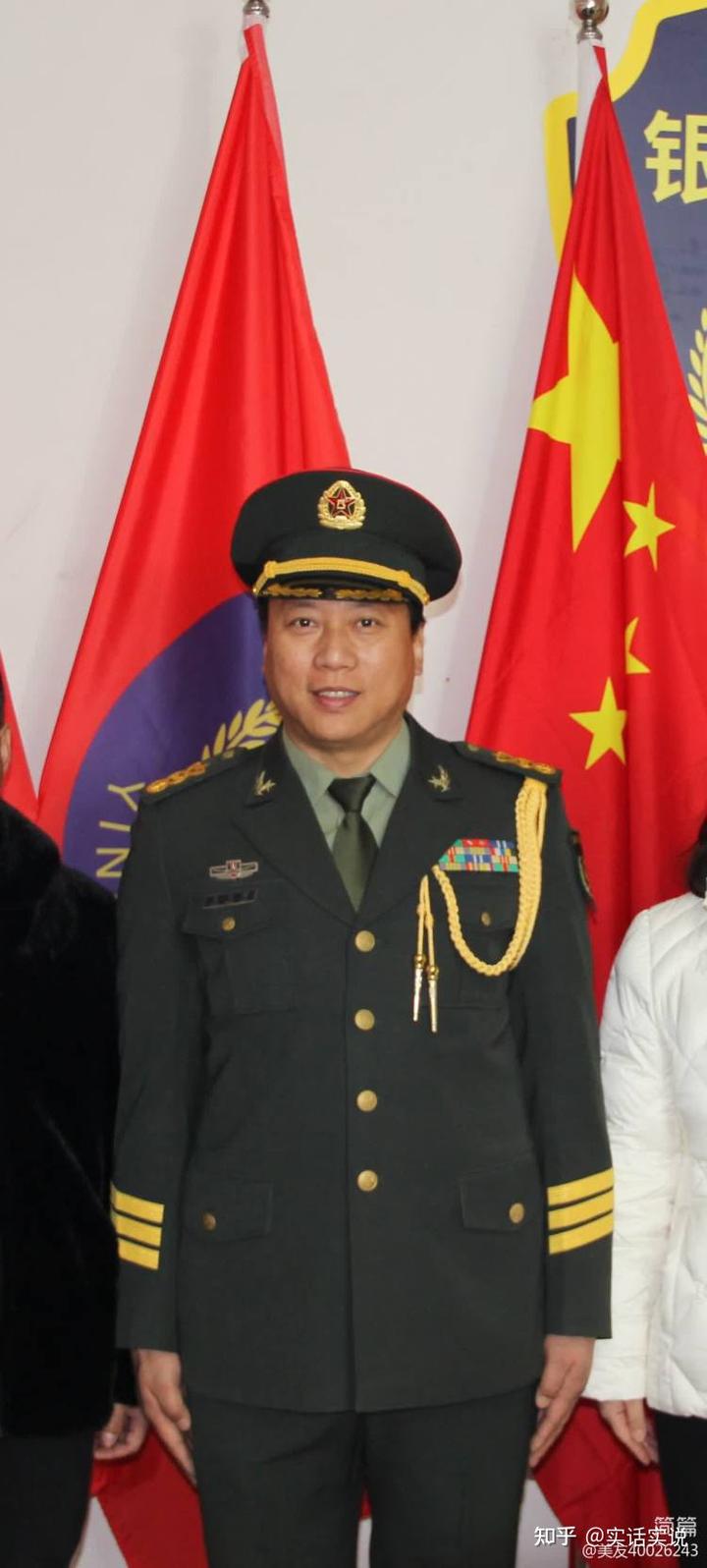 中央军事频道主持人逗号,声音与形象的完美结合,中央军事频道主持人逗号,声形俱佳的完美结合典范