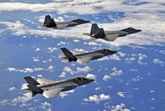 美国空军战斗机数量概览，美国空军战斗机数量概览，揭秘现役战斗机规模与种类