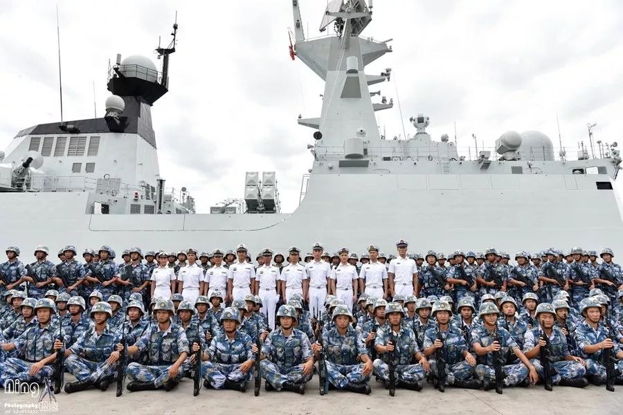 海陆空军装，荣耀的象征与力量的展现，海陆空军装，荣耀与力量的标志