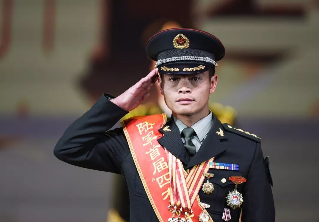 辛荣祯陆军文艺，铁骨铮铮的军魂与绚烂多彩的文艺之花，辛荣祯陆军文艺，军魂铁骨与文艺绚烂之花