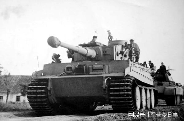 虎式坦克的真正名字，探究历史背后的真相，虎式坦克的真实命名，揭秘历史背后的真相