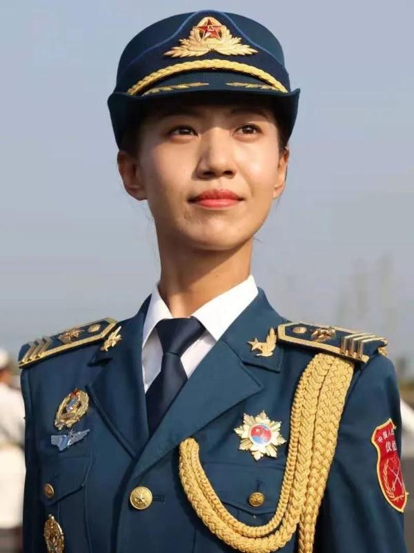 阅兵仪式上走在前面的军衔解析，阅兵仪式上走在前面的军衔详解