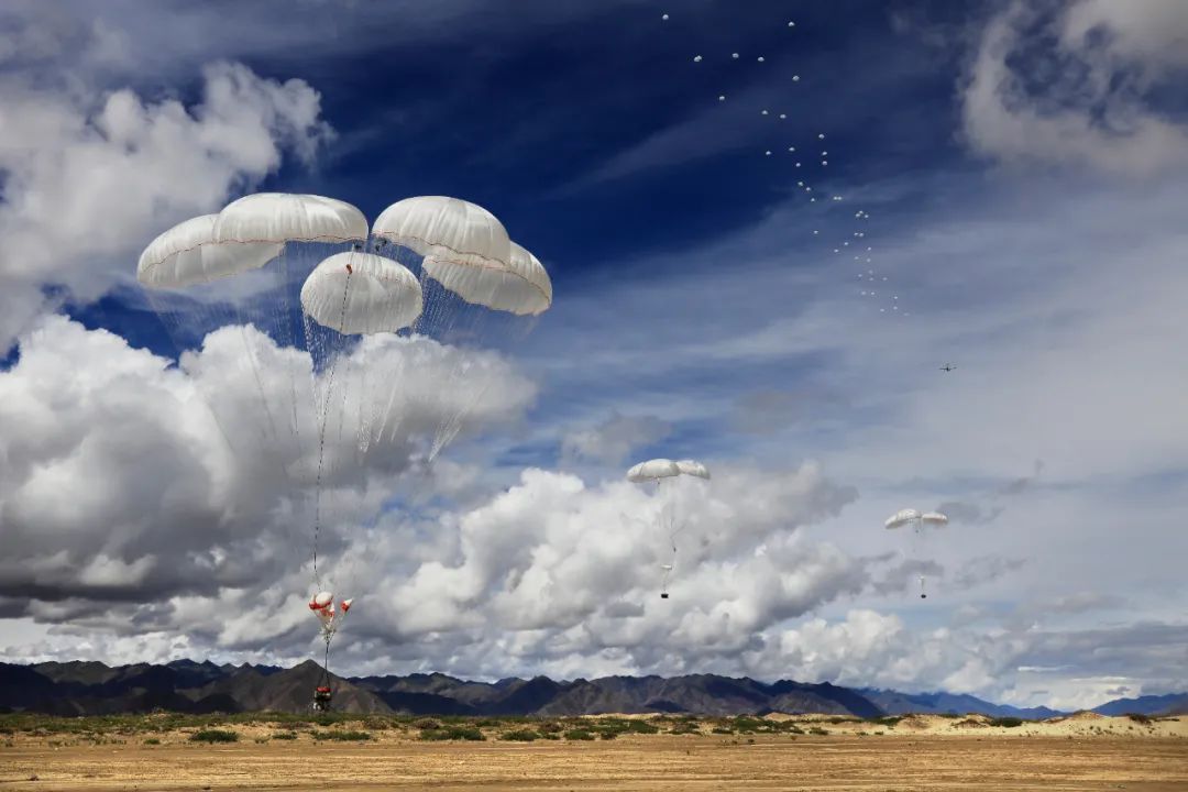 空军空降兵部队，荣耀与使命的象征，空军空降兵部队的荣耀与使命，空中的守护者