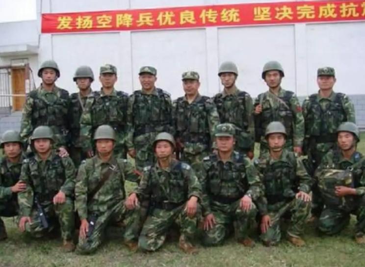 纪念空降兵第15军成立历程，荣耀与辉煌，纪念空降兵第15军成立历程，荣耀与辉煌的辉煌篇章