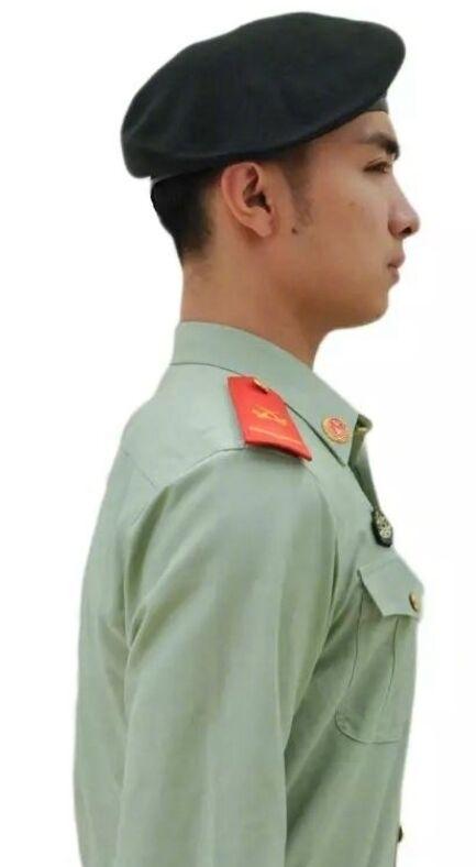 陆军常服与武警常服的区别，解析两种军种制服的特点与差异，陆军常服与武警常服特点解析，制服差异比较