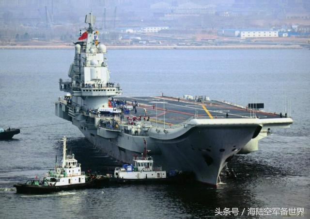 中国航空母舰，走向深蓝，扬帆起航，中国航空母舰扬帆起航，深蓝海域展翅飞翔