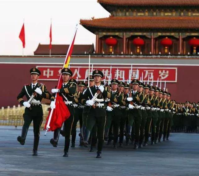 武警摩托车礼宾护卫队，护卫荣耀，展现风采，武警摩托车礼宾护卫队，荣耀护卫，风采展现