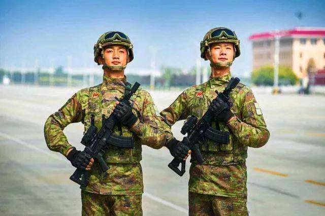 星空迷彩作战服出售,现代战争中的必备装备,星空迷彩作战服热销,现代战争必备装备