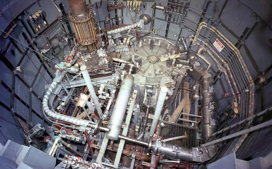 中国004航母的尺寸与未来展望，中国004航母尺寸揭秘与未来展望