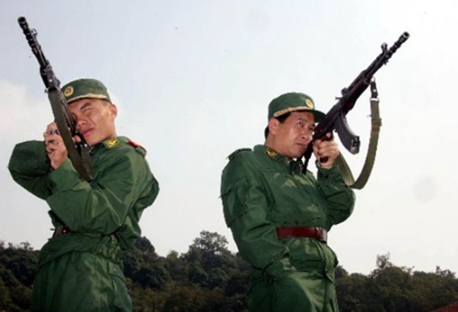 丁晓兵断臂的图片，揭秘背后的画师与故事，丁晓兵断臂画像揭秘，画师与背后的感人故事