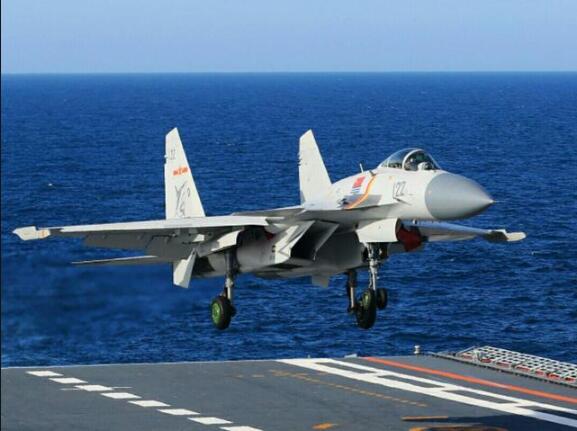 白色24号歼-11,空中巨龙的独特风采,白色歼-11空中巨龙风采独特