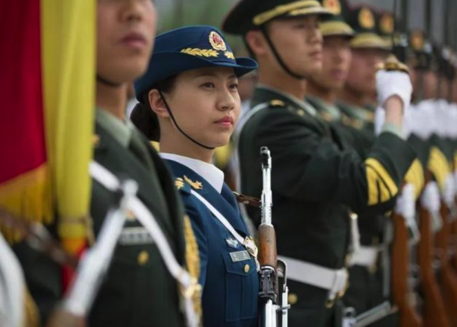 三军仪仗队队长程诚，荣耀与担当的象征，三军仪仗队队长程诚，荣耀与担当的典范