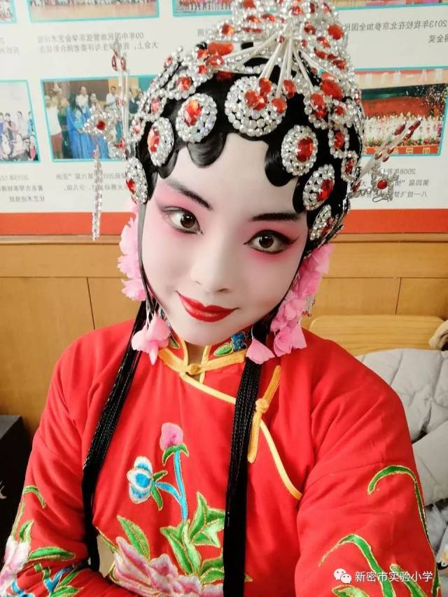 东风41学校校园戏曲小明星——璀璨新星在成长，东风41学校戏曲新星闪耀校园——小明星璀璨成长之路