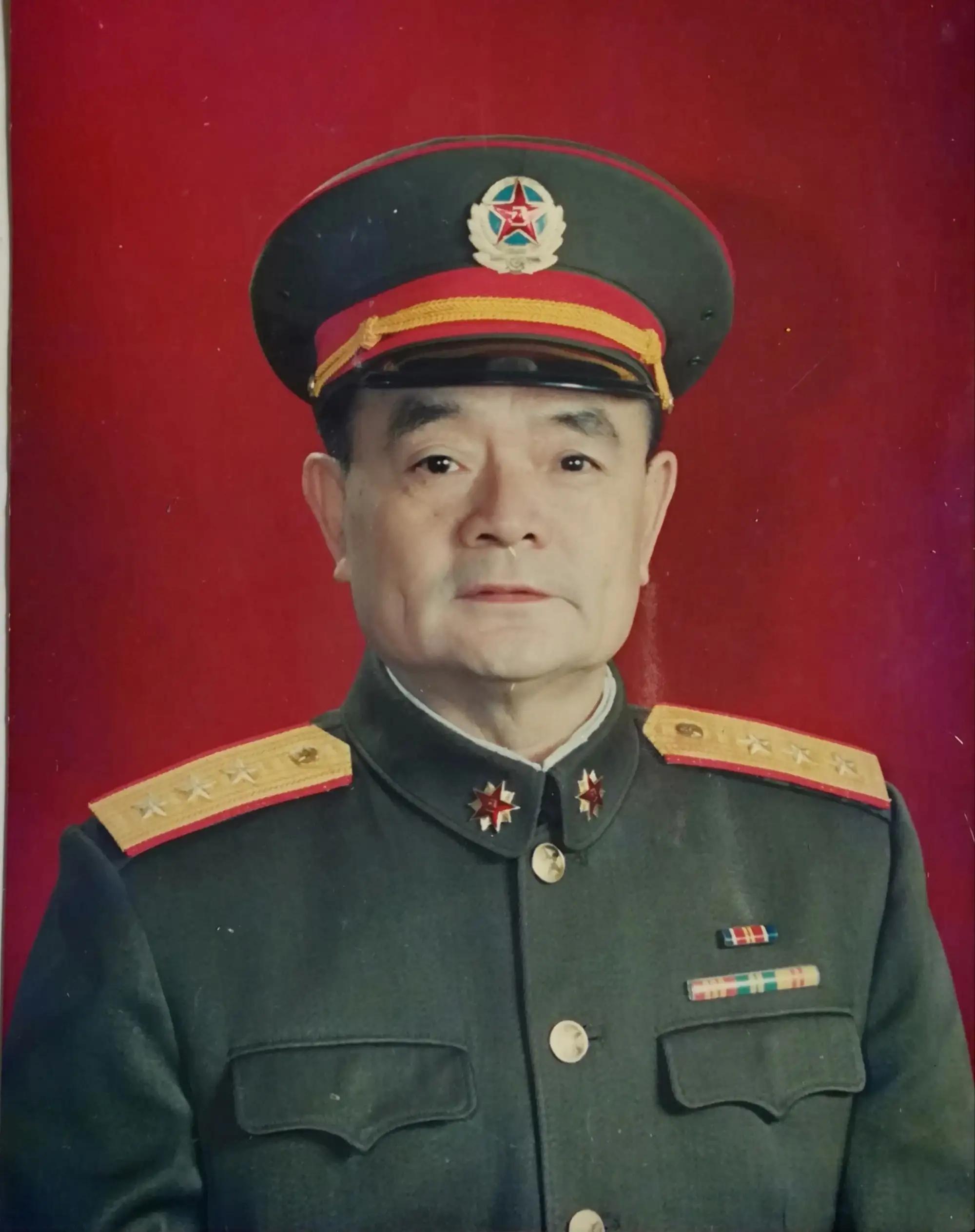 司令与军长,军事体系中的两个核心角色,谁的职权更大?,司令与军长,军事体系中的核心角色职权对比,谁的权力更大?