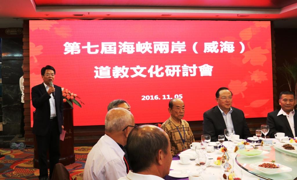 山东号穿越台湾海峡，展现国家力量与海洋自信，山东号穿越台湾海峡，彰显国家海洋力量与自信风采
