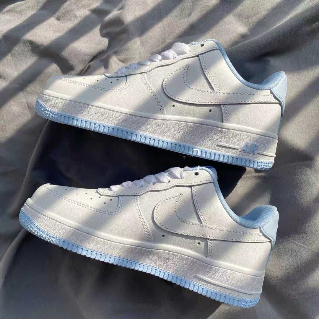 Nike空军一号雾霾蓝，时尚与经典的完美结合，Nike空军一号雾霾蓝，时尚与经典的完美融合