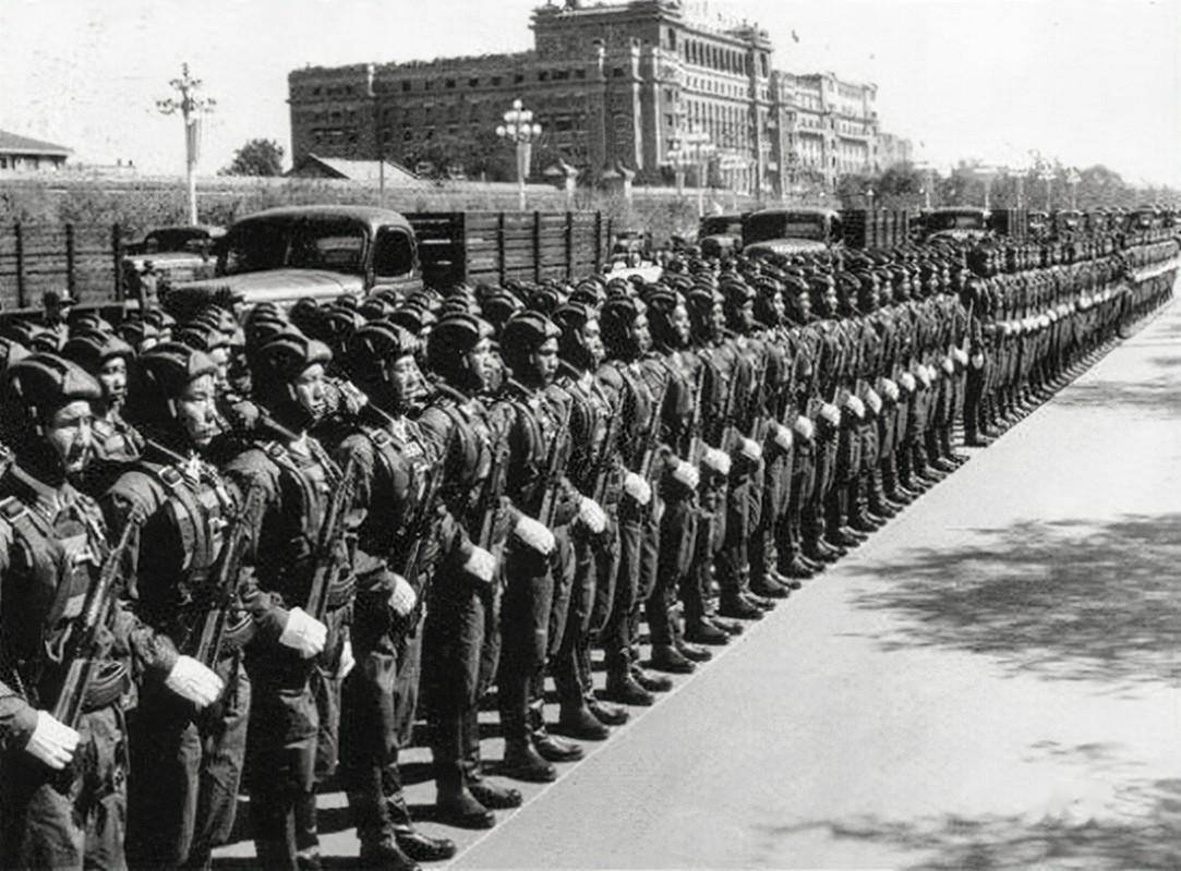 中国宣布准备战争,和平发展的坚定立场与国防力量的必要准备,中国坚定立场,和平发展不忘国防力量,战争准备彰显决心