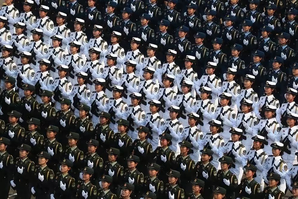 特殊的女兵方队，勇气、荣耀与力量的象征，特殊女兵方队，勇气、荣耀与力量的汇聚标志