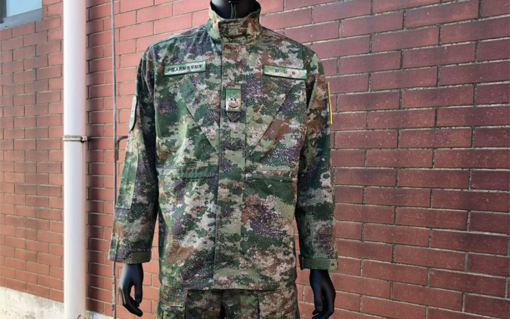 探索未来战士的装备,21式星空迷彩鞋,探索未来战士装备,21式星空迷彩鞋揭秘