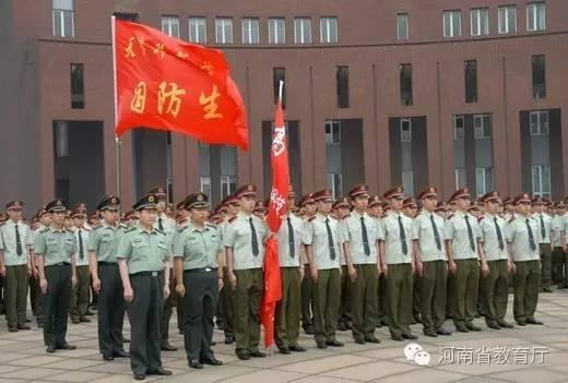 国防生与军校生晋升路径比较，哪个晋升得快？，国防生与军校生晋升路径比较，谁晋升速度更快？
