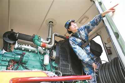 海军电子对抗第一旅,勇立信息化浪潮前沿的精英力量,海军电子对抗第一旅,信息化浪潮中的精英先锋