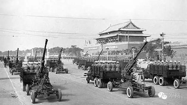 国庆阅兵，展现内地风采，香港的独特地位与未来展望，国庆阅兵展现内地风采，香港的独特地位与未来展望