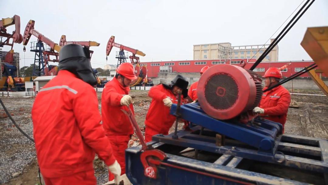 油田最新新闻消息,技术创新与产业进展的深度融合,油田技术创新与产业深度融合,最新新闻及进展报告