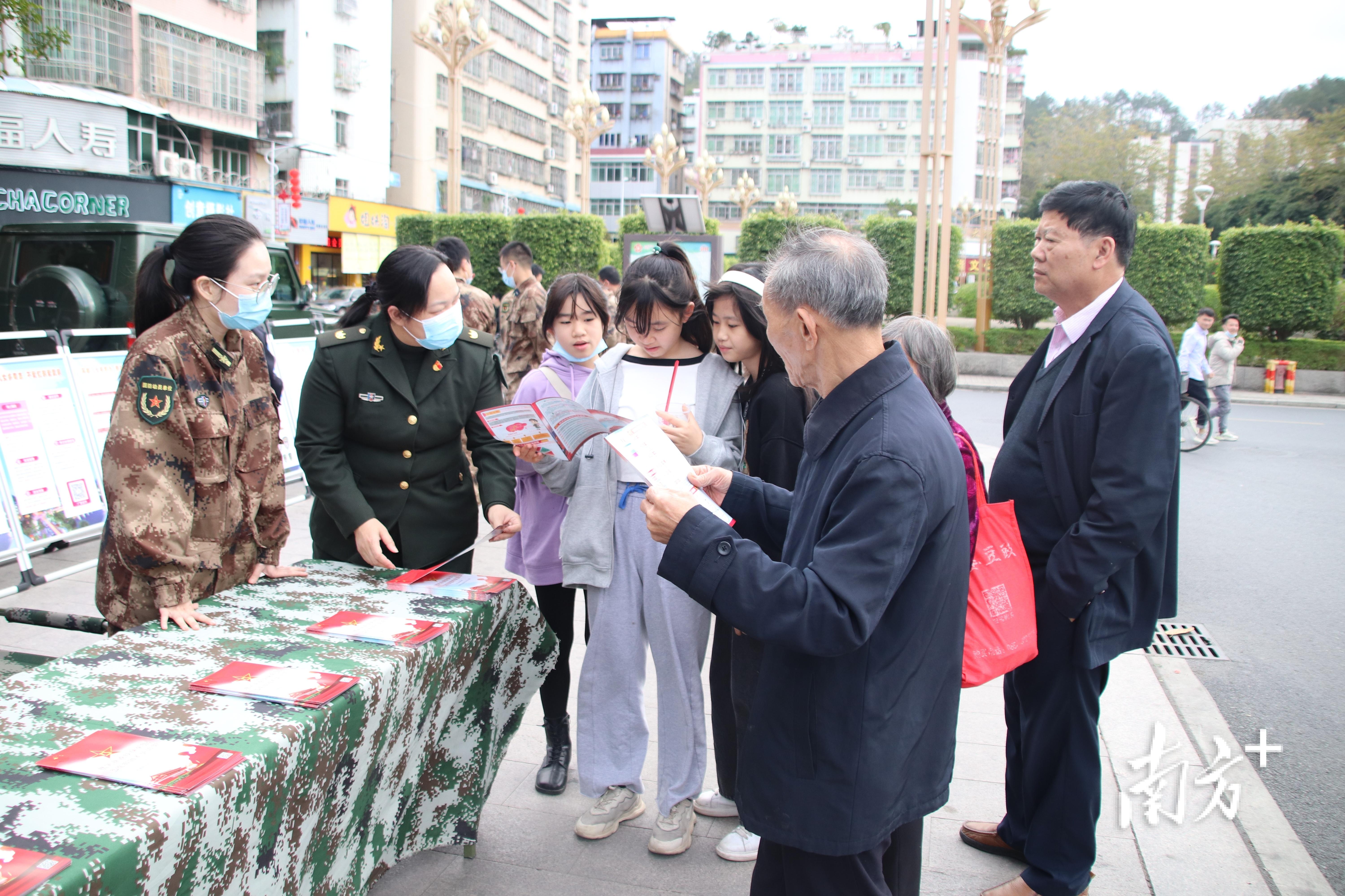 关于征兵宣传文章,征兵宣传,激发青春热血,共筑强军梦