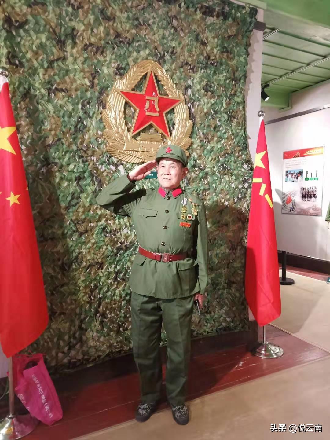 92式军装，历史、特点与现代意义，92式军装，历史沿革、特点与现代价值探究