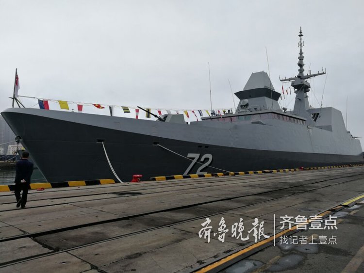 海军节舰艇开放日,坐在军舰上的小男孩的梦想之旅,海军节舰艇开放日,小男孩的军舰梦想之旅