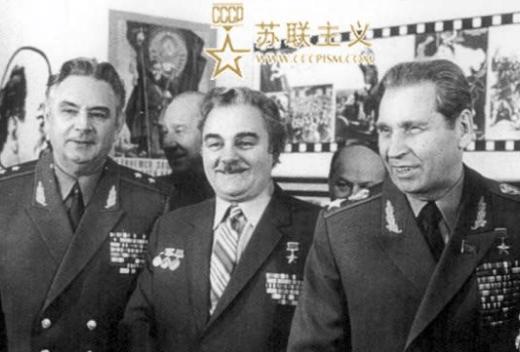 鼎盛军事,国外服务器的战略价值与发展趋势,鼎盛军事,国外服务器的战略价值与发展趋势分析