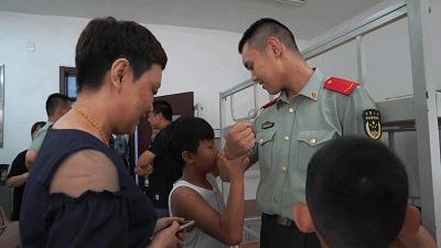 国宾护卫队队员，英勇威武，技艺非凡，国宾护卫队队员，英勇威武，技艺非凡的卫士